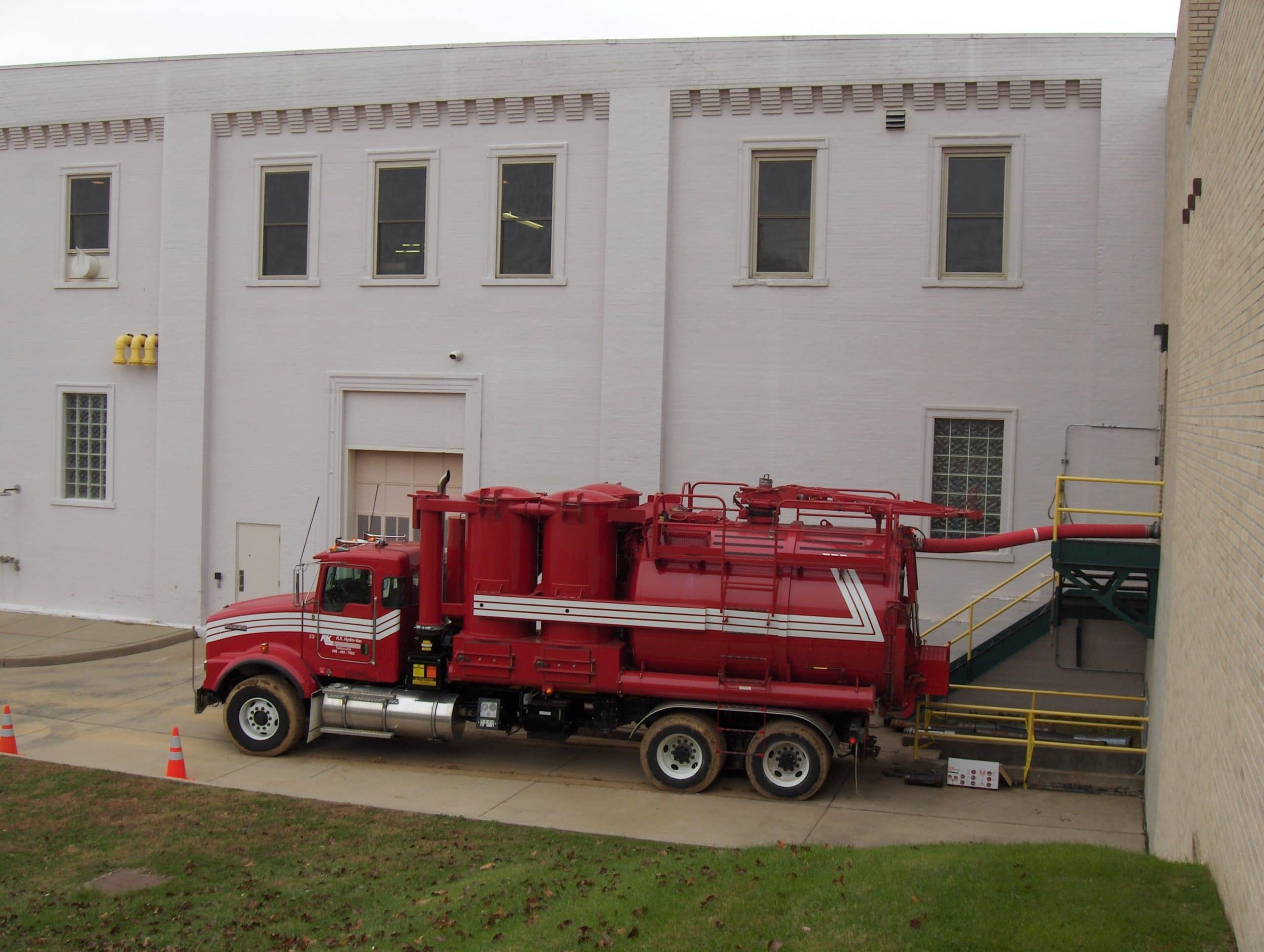RK HydroVac truck for industrial filter media management